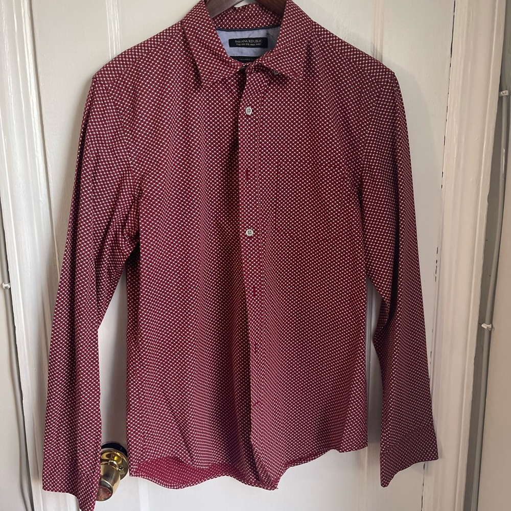 BANANA REPUBLIC, red-button-up with star pattern